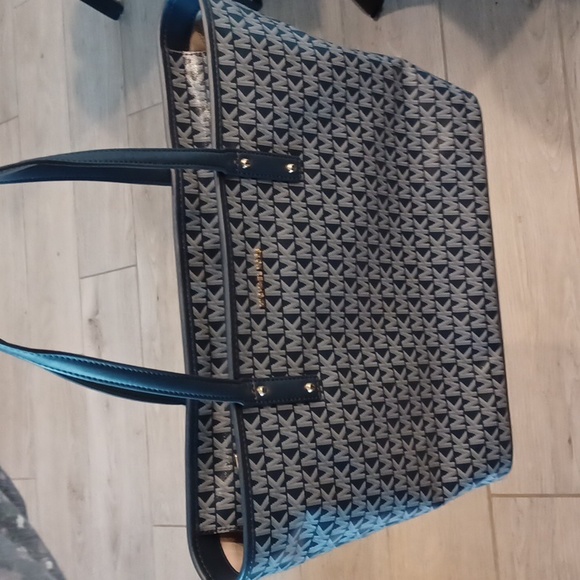 NWT Michael Kors Carter Large Top Zip Tote Bag Purse in Navy MK Logo Print - Picture 10 of 14